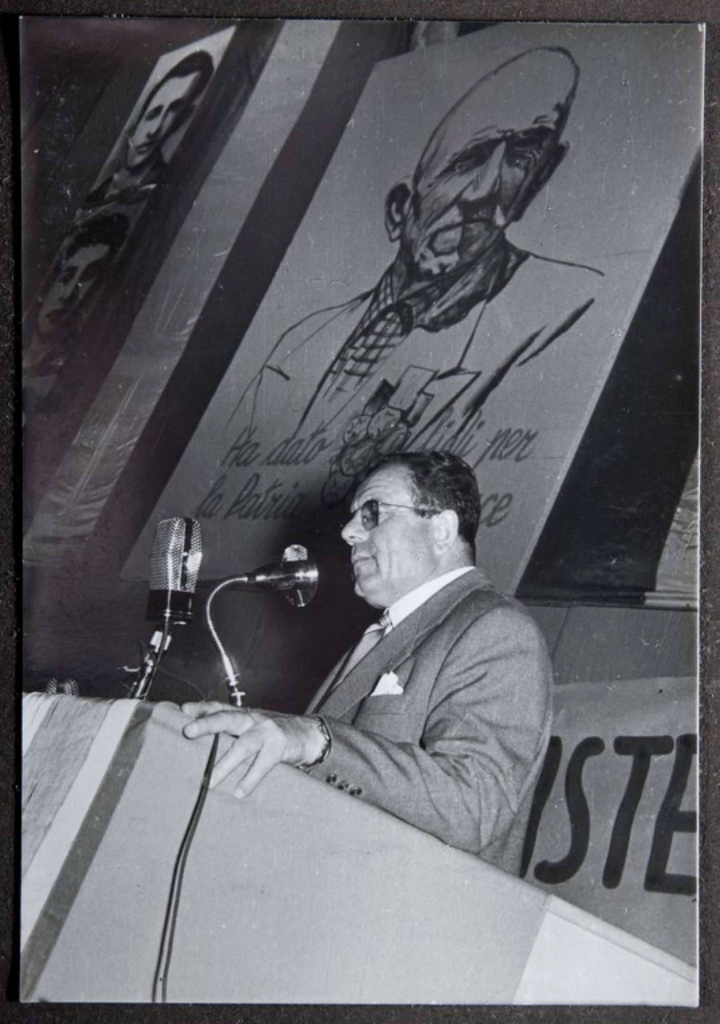 Reggio Emilia, 1955, Teatro Valli, Festeggiamenti per l'80° di Alcide Cervi, oratore